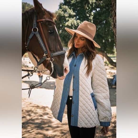 26 Fabulous Contrast Quilt Stitch Button Jacket - Picture 2 of 5